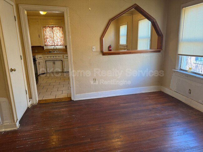 Foto del edificio - 2225 Glen Ellyn St