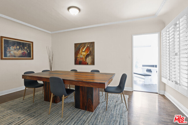 Foto del edificio - 1146 S Stanley Ave