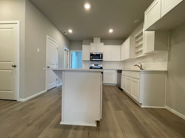 Foto del edificio - Modern 3-Bed, 2.5-Bath Home with Quartz Co...