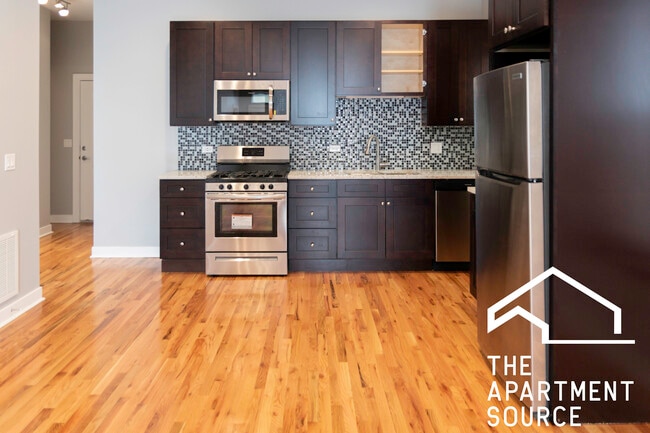 Photo - 1929 W Montrose Ave Apartment