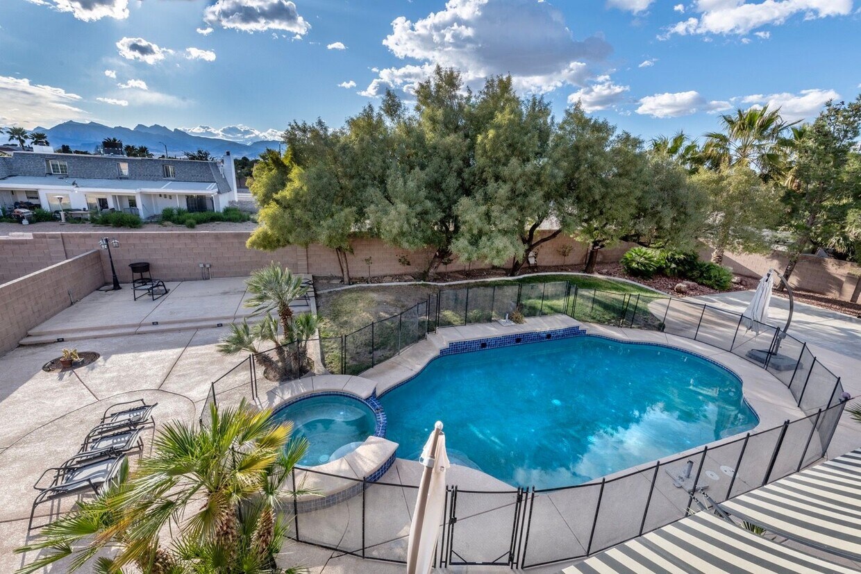 Primary Photo - Luxurious Two-Story Home with Pool, Spa, a...