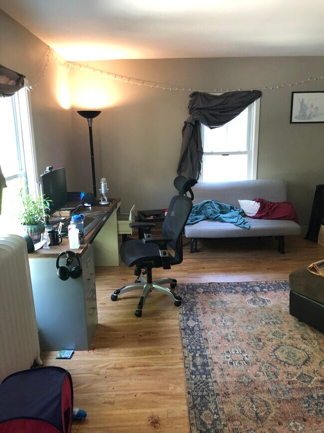 Living room - 525 W Green St
