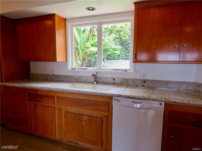 Building Photo - 4 br, 2 bath House - 748 Buena Vista Way