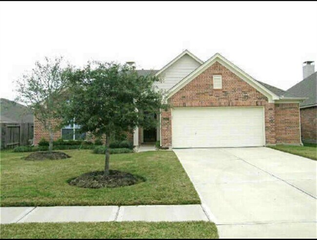 Foto del edificio - 2215 Waters Edge Ln
