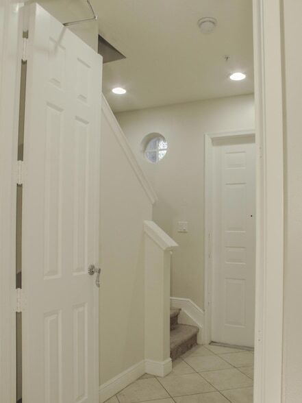 Foto del edificio - 124 Jesup Ln