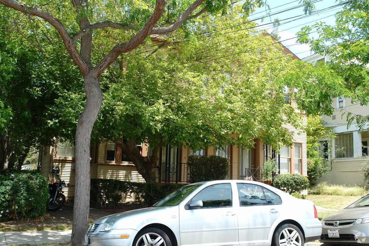 Foto del edificio - 2239-2253 Derby St