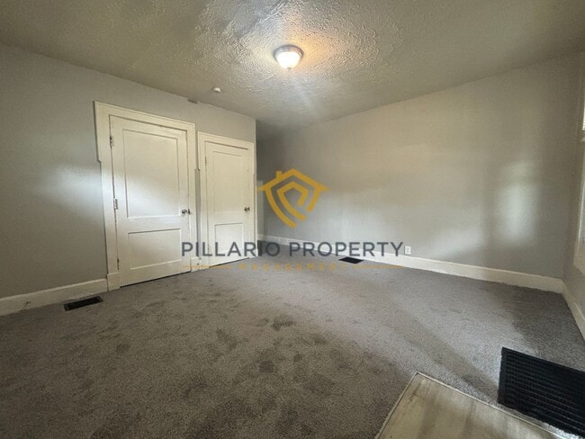 Building Photo - 1411-1413 N Pershing Ave