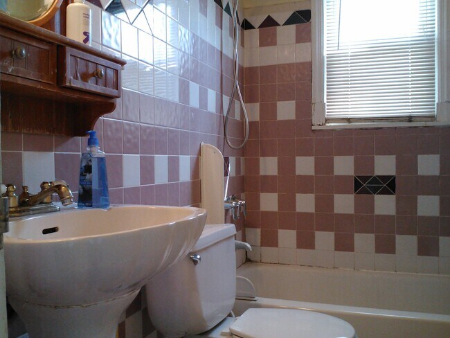 Foto del edificio - 325 Charles St