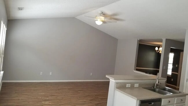 Building Photo - 6120 Crayford Dr