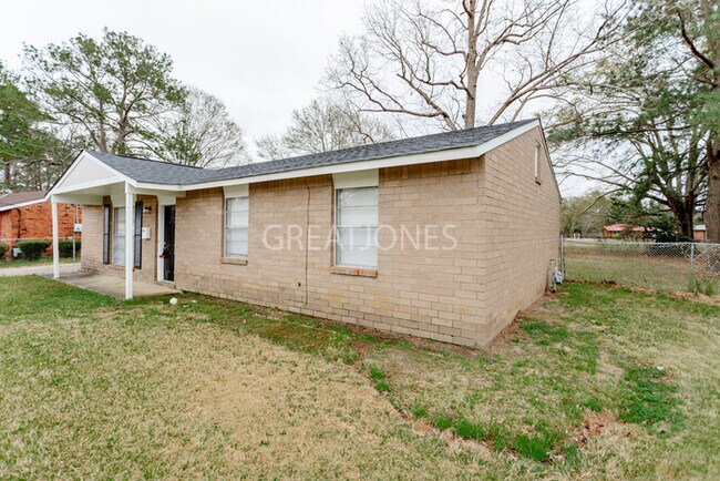 Foto del edificio - NOW OFFERING $250 OFF FIRST FULL MONTH IF ...