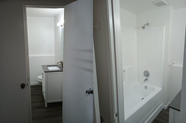 Foto del edificio - Cozy One Bedroom Apartment