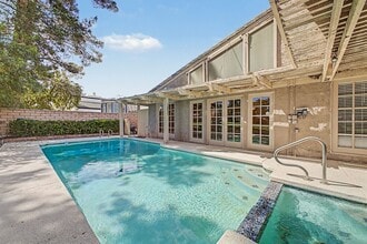 Building Photo - 3172 Bel Air Dr