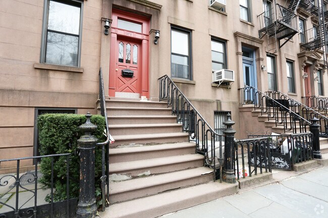 Building Photo - 272 Degraw St