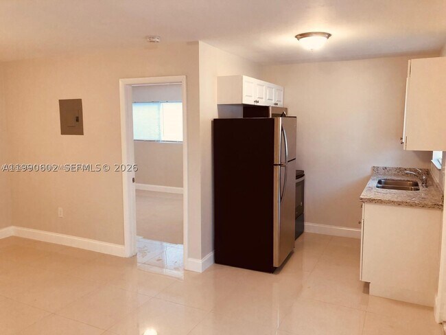 Foto del edificio - 1531 NE 117th St