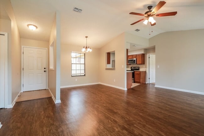 Foto del edificio - 1545 Kingfisher Blvd