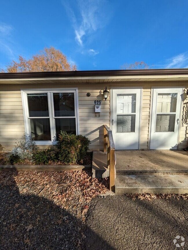 Kenworth Historic District Apartments under 1,500 Hickory, NC 2