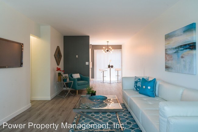 Building Photo - 217 E Hazel St