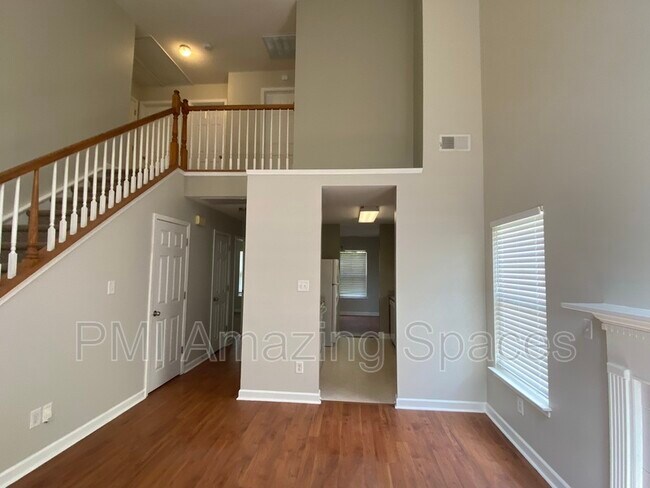 Foto del edificio - 831 Sinclair Dr