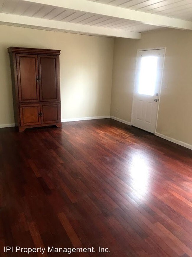 Foto del edificio - 1968-1972 Garnet Ave