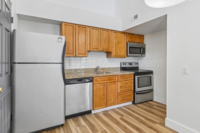 Building Photo - 6990 Dodge St