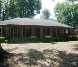 Building Photo - 8720 Greenway Rd