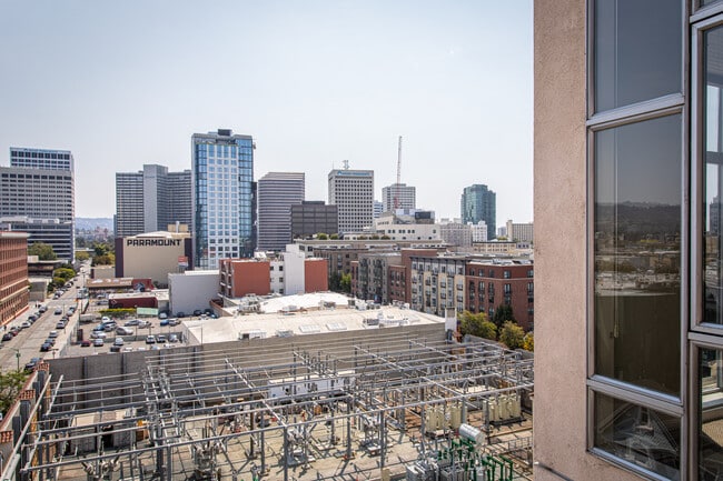 Foto del edificio - 630 Thomas L Berkley Way