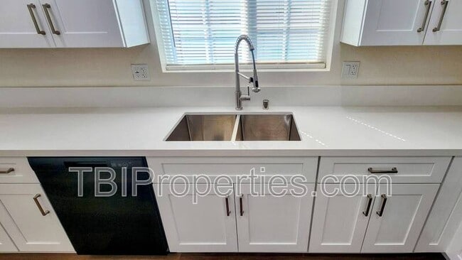 Foto del edificio - 3454 Wallace St