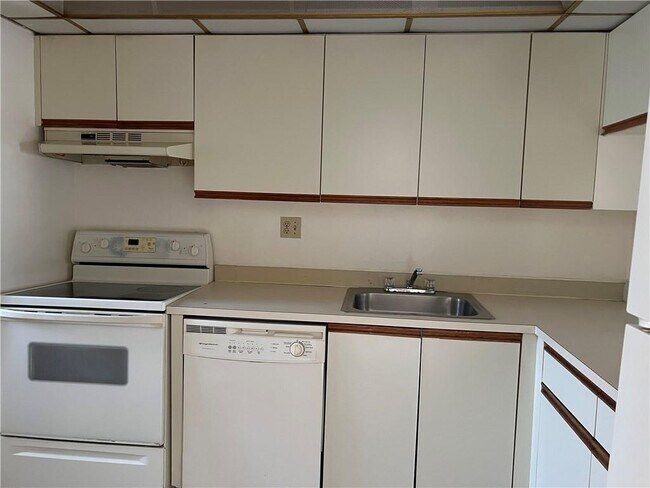 Foto del edificio - 7925 Colony Cir S