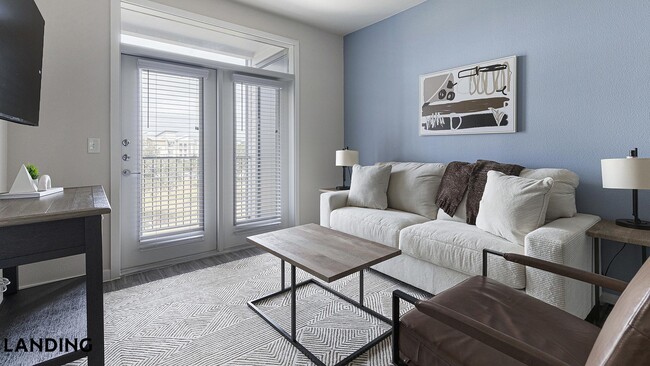 Building Photo - 14015 Univ Pass