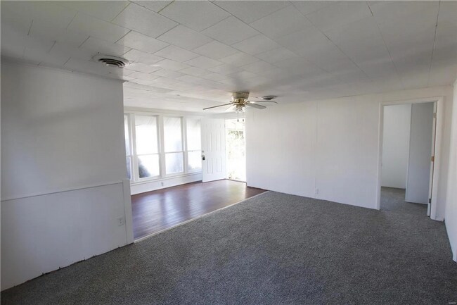 Building Photo - 2 Bed | 1 Bath | Remodel