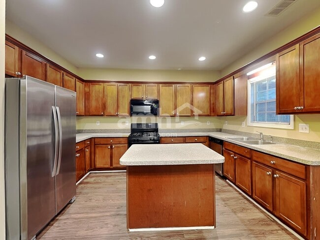 Foto del edificio - 1319 Station Ridge Dr