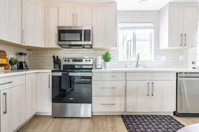 Foto del edificio - 2 bedroom and 2.5 bathroom house in Tukwila
