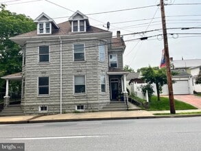 Building Photo - 315 S 2nd St