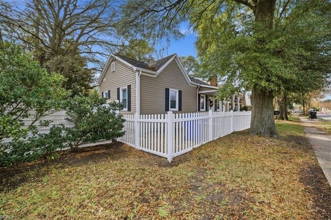 Foto del edificio - 1325 W Little Creek Rd