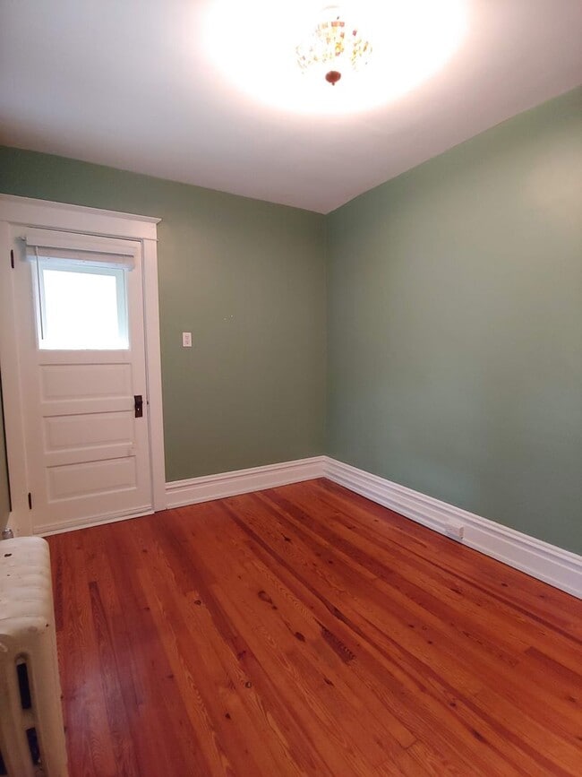 Building Photo - Charming 3/4 bedroom home in desired Carlisle neighborhood