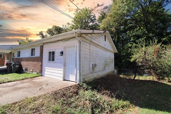 Foto del edificio - 4 Bed 2 Bath House for Rent