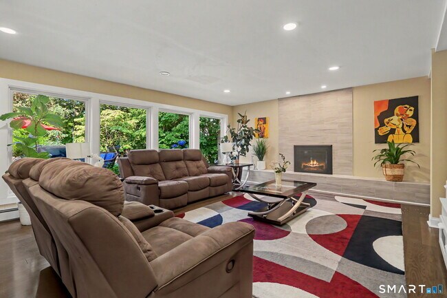 Foto del edificio - 116 Beechwood Ln