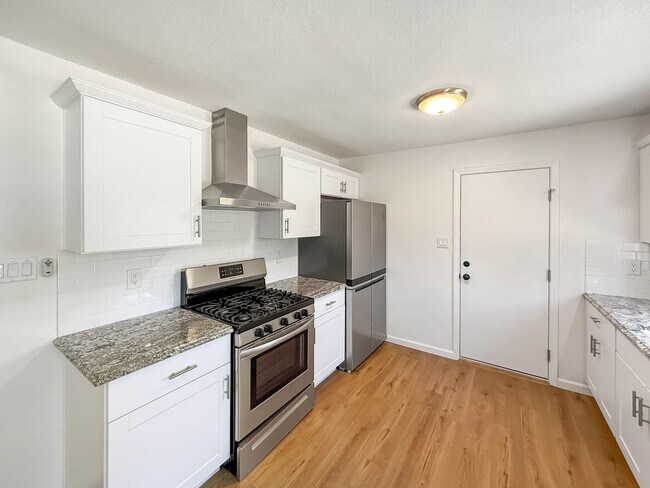 Foto del edificio - Beautiful 2B/1BA Home in Vista Now Availab...