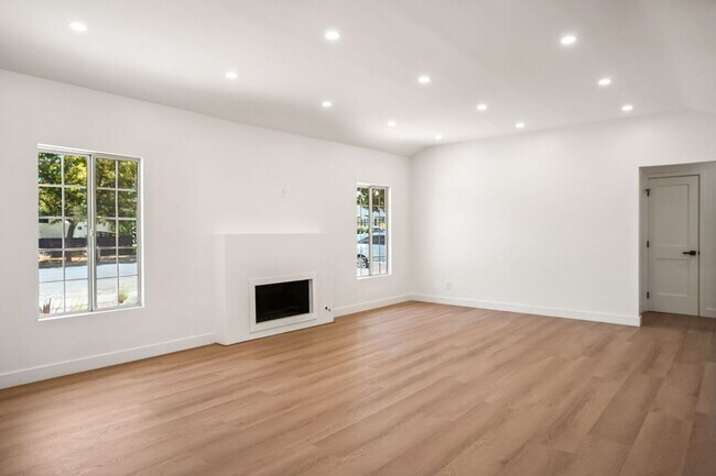 Foto del edificio - 4702 Kraft Ave