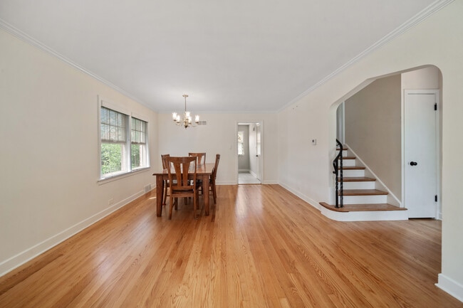 Building Photo - 5320 Suffield Ct
