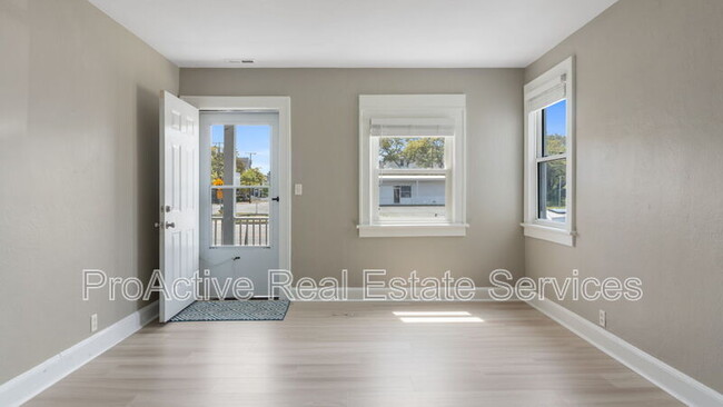 Building Photo - 3544 E Ocean View Ave