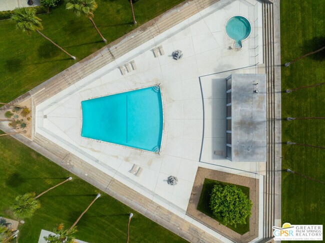 Foto del edificio - 940 E Murray Canyon Dr