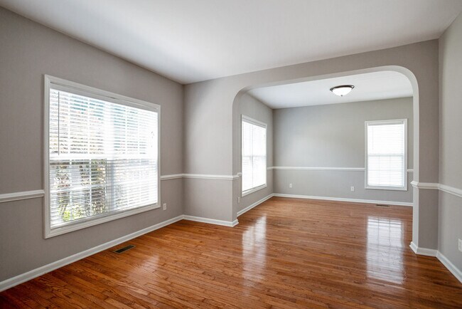Foto del edificio - 5600 Laskin Ct