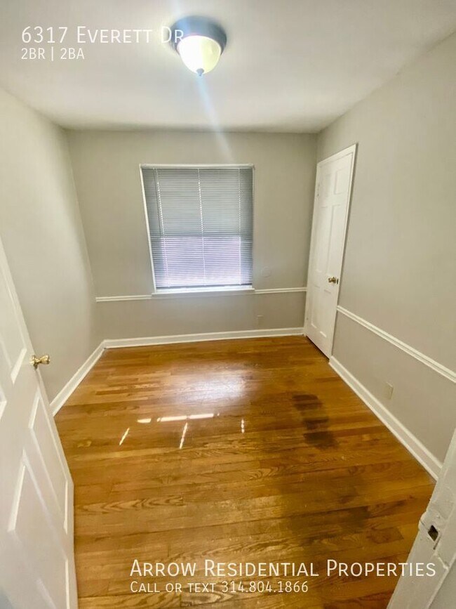 Foto del edificio - 6317 Everett Dr. | $900 | 2  Bedroom , 1.5...