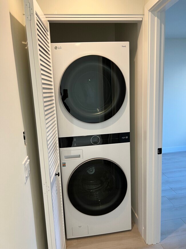 Building Photo - 2324 Seasons Rd