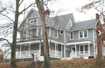 Building Photo - 426 Cornelia St