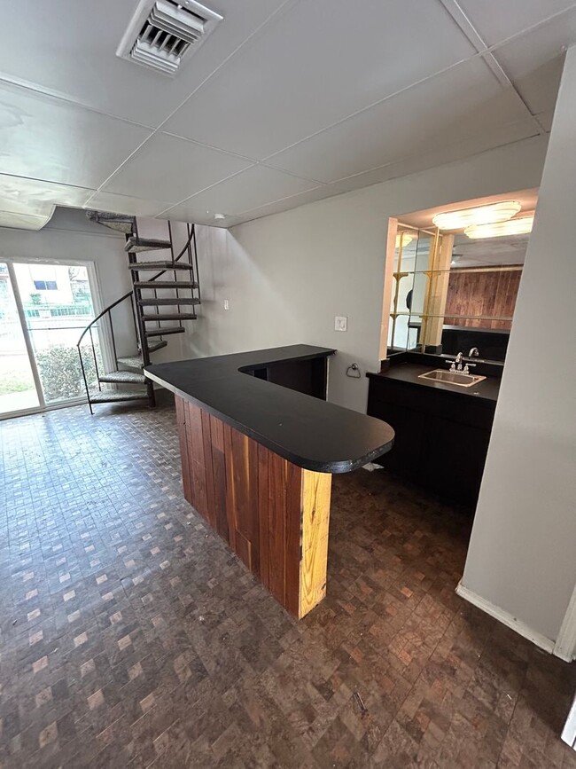 Building Photo - Experience the ultimate comfort of living ...