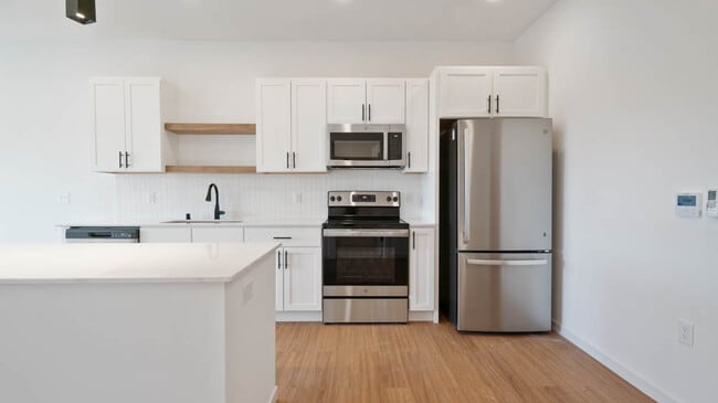 Unit 513 Kitchen - Andante