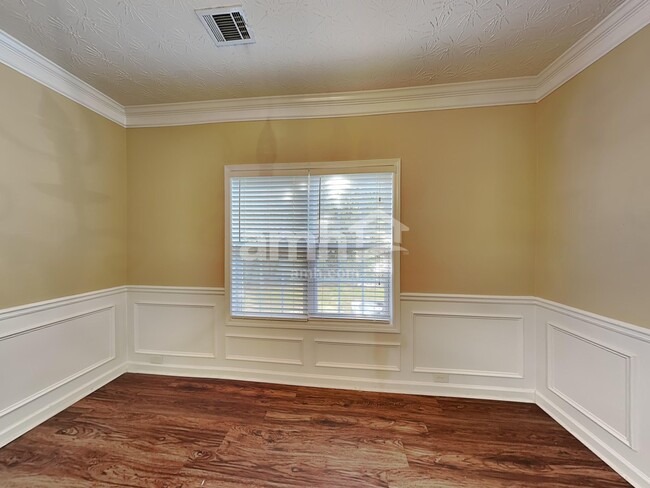 Foto del edificio - 6165 Ambercrest Ct