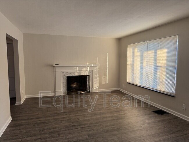 Foto del edificio - 115 Waverly Ave